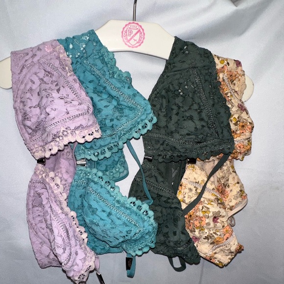 Victoria's Secret Other - Victorias secret- 4 count bundle- front close lightly lined bras